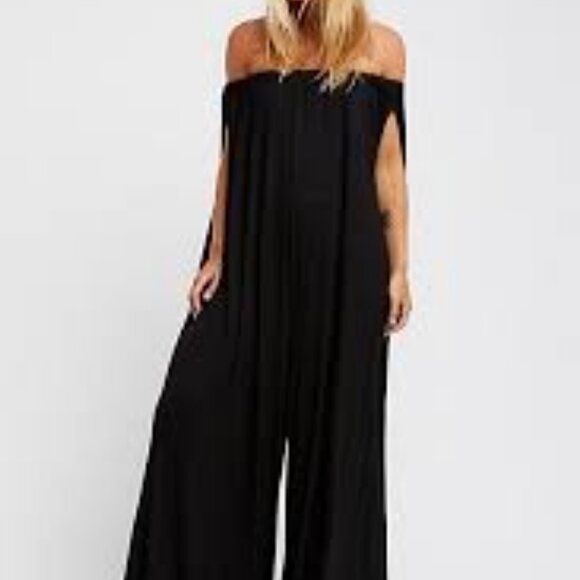 NWT Free People Mexicali Maxi Off-The-Shoulder Jumpsuit Black Size XS Oversized - Picture 1 of 9
